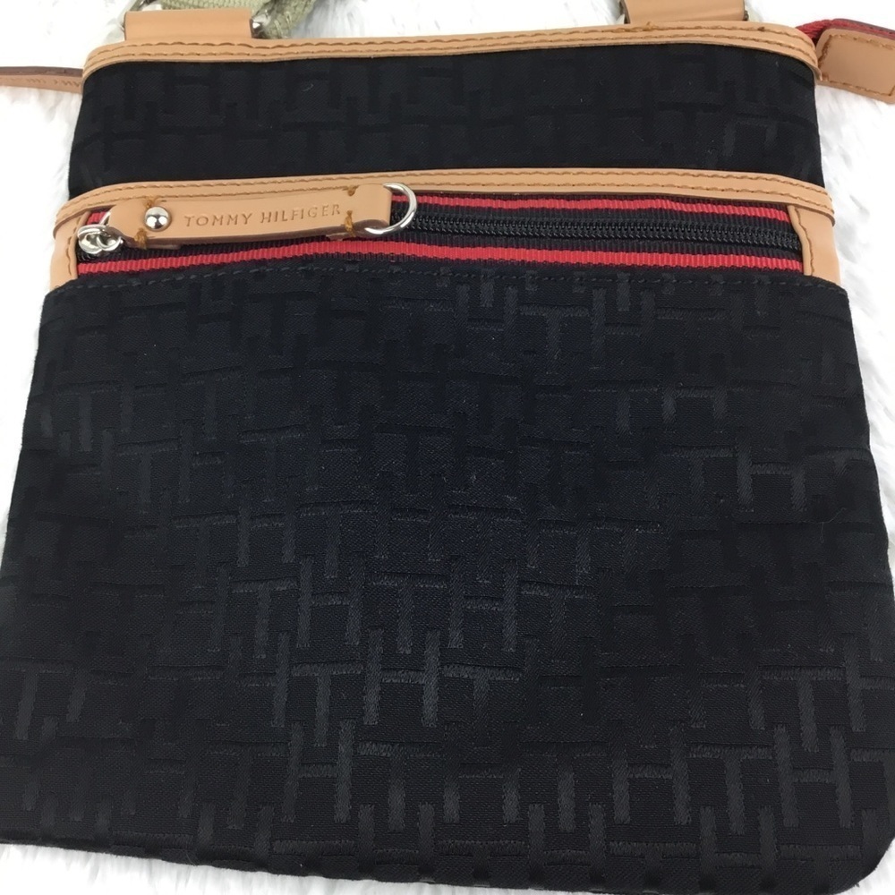 TOMMY HILFIGER Crossbody Purse. EUC. - Picture 2 of 5